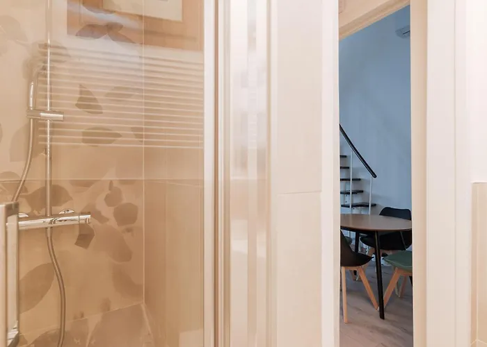 Guesthost - Bright Navigli Милан