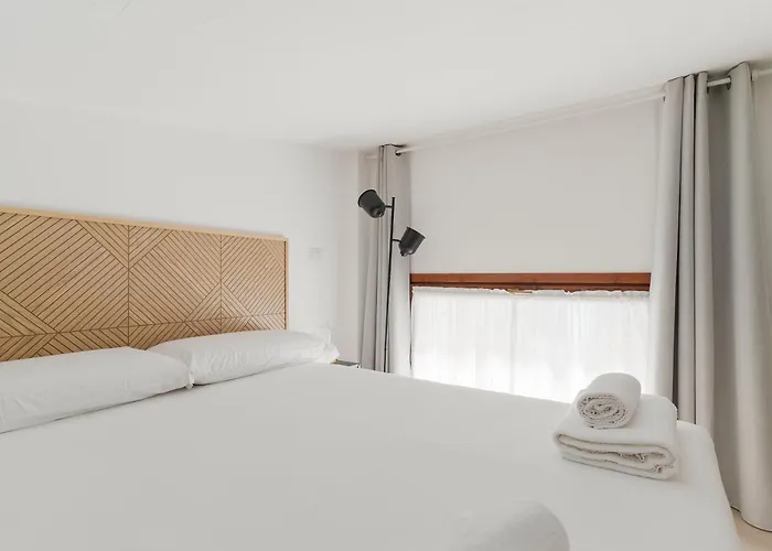 Guesthost - Bright Navigli * Милан