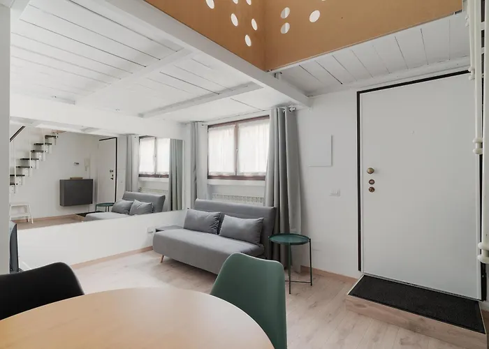 Guesthost - Bright Navigli