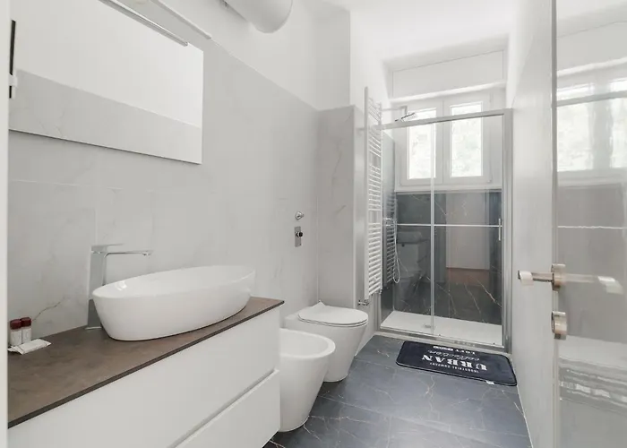 Guesthost - Bright & Comfy In Corvetto Apartman Milánó