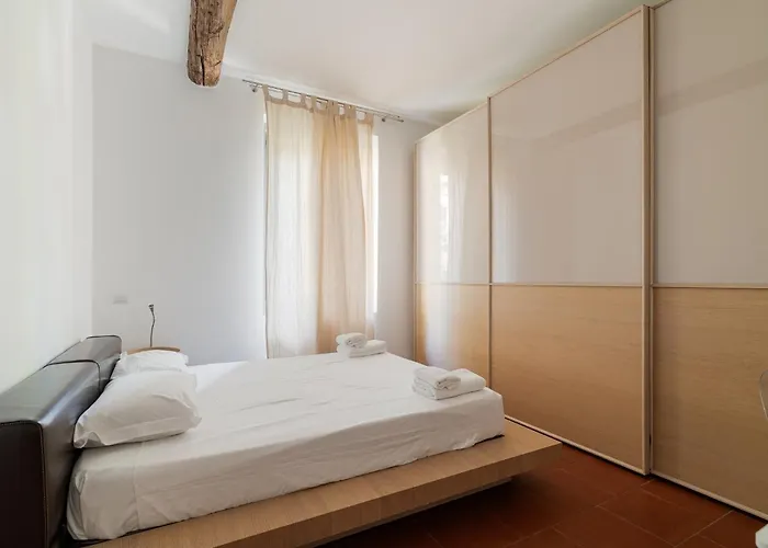 Guesthost - Cassina De' Pomm - Lovely アパート *