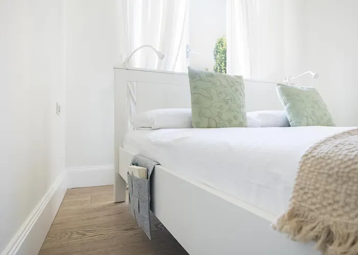 Easylife - - Vigoni 7 - Santa Sofia *