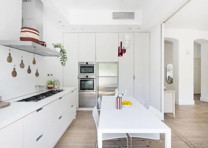 Easylife - - Vigoni 7 - Santa Sofia * Milánó