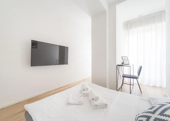 Enora Aapts By Sweett - Sirtori