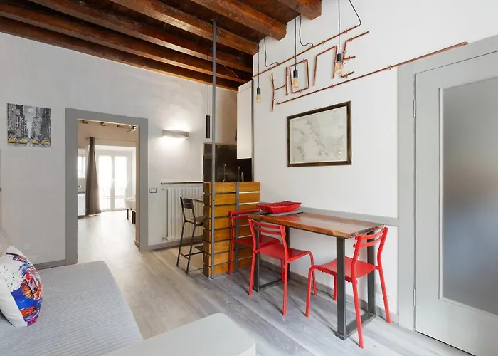 Guesthost - Stylish Industrial Flat Near Navigli Mailand