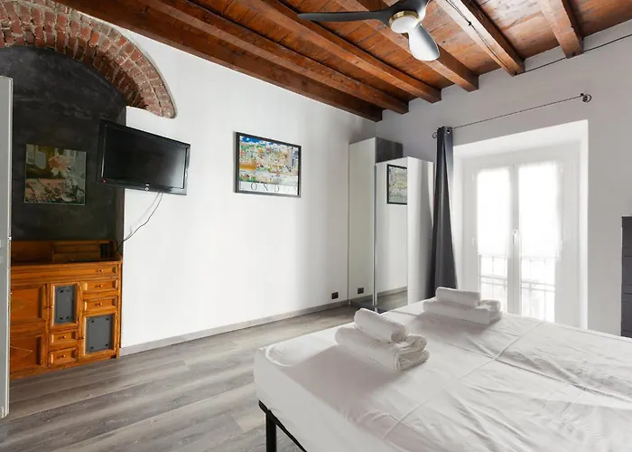 Apartment Guesthost - Stylish Industrial Flat Near Navigli