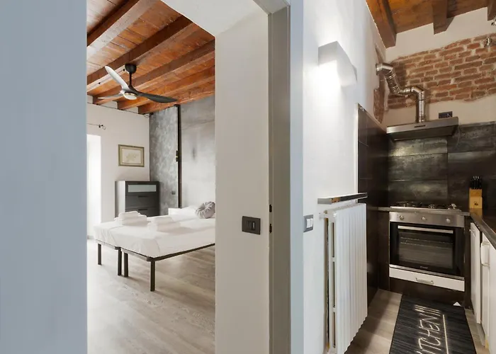 Guesthost - Stylish Industrial Flat Near Navigli Lägenhet Milano