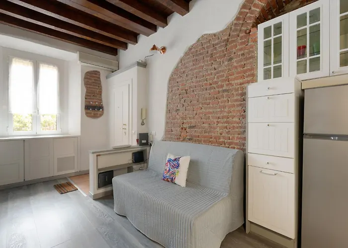 Lägenhet Guesthost - Stylish Industrial Flat Near Navigli *