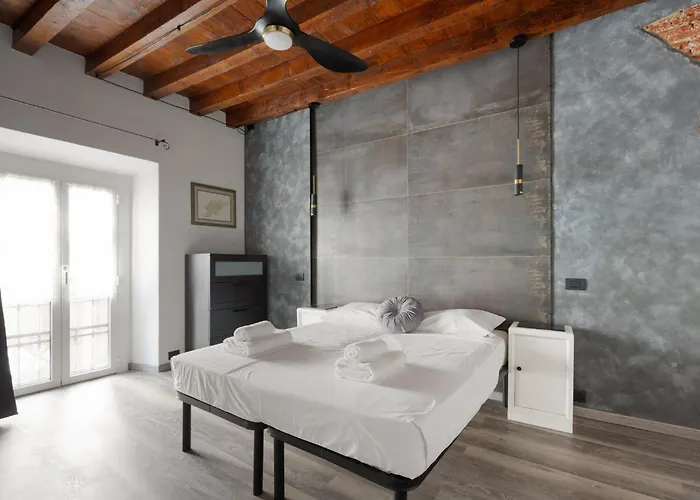 Guesthost - Stylish Industrial Flat Near Navigli