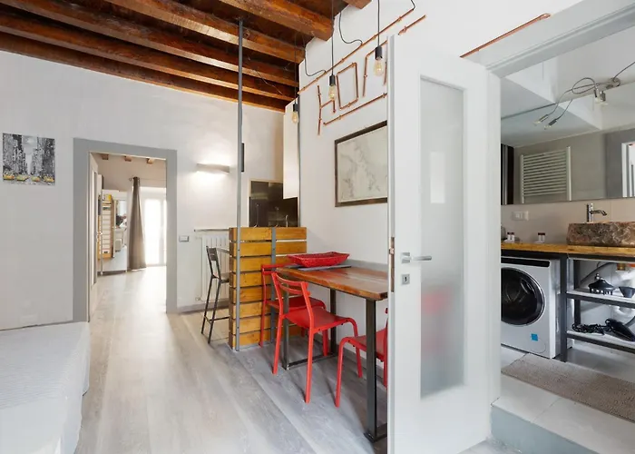 Guesthost - Stylish Industrial Flat Near Navigli Lägenhet
