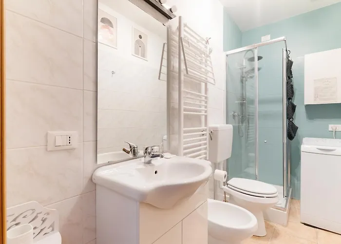 Guesthost - Step Into - Tortona District Appartement *