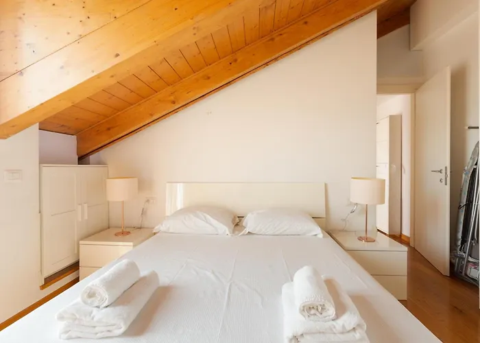 Apartamento Guesthost- Lambrate Cosy Balcony *