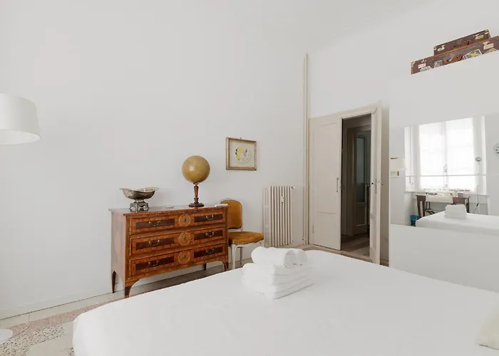 Guesthost - Ghisolfa Bright *