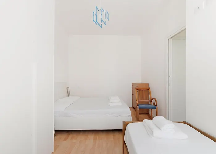 Guesthost - Mm1 Inganni Bright Appartement *