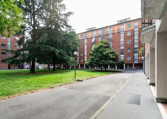 Guesthost - Piazza Abbiategrasso Chiesa Rossa アパート ミラノ