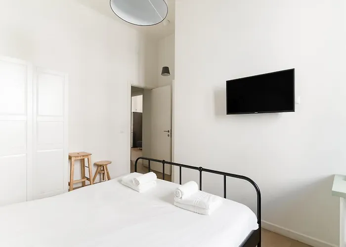 Guesthost - M4 Argonne Balcony * Milán