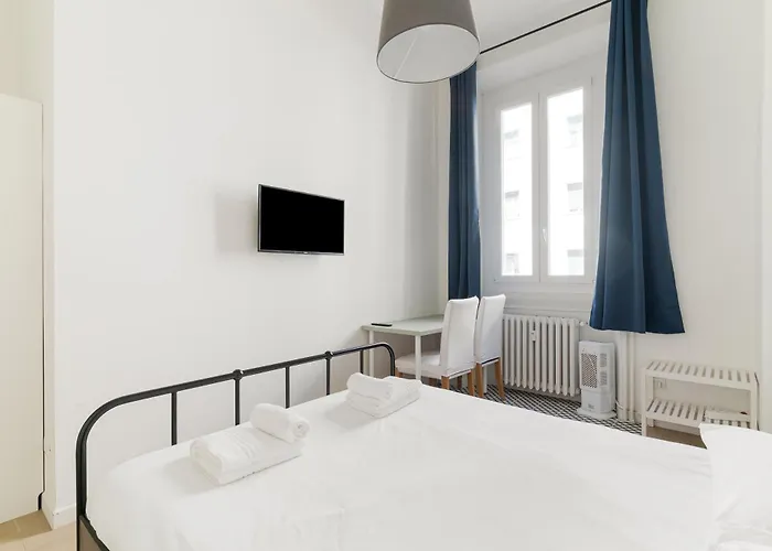 Guesthost - M4 Argonne Balcony *