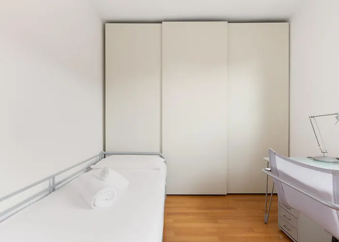 Guesthost- Universita Bocconi Terrace Apartment *