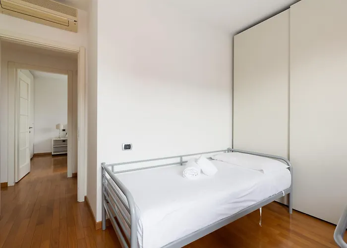 Guesthost- Universita Bocconi Terrace Apartment *