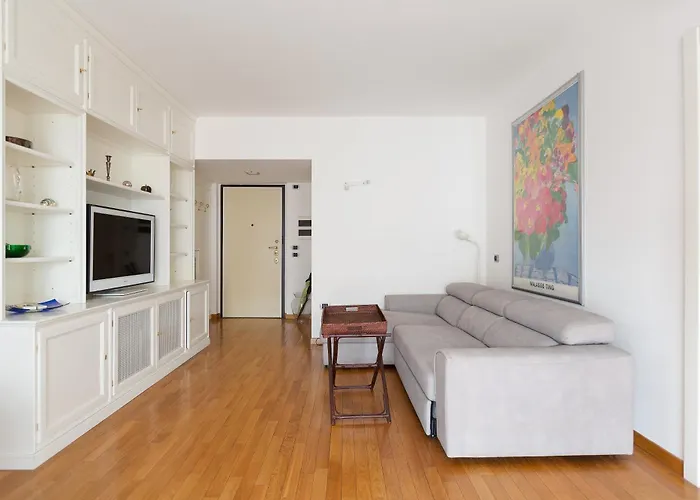 Guesthost- Universita Bocconi Terrace Apartment *