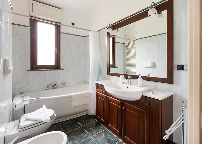 Guesthost- Universita Bocconi Terrace *