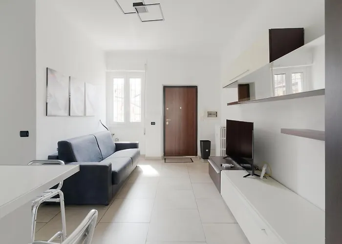 Guest Host Milano- Brenta M3 Balcony Milano