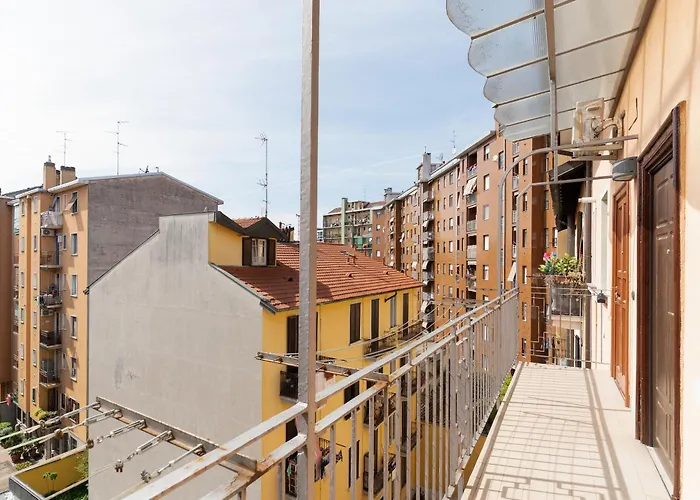 Guest Host Milano- Brenta M3 Balcony