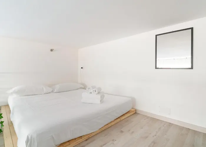 Guesthost - Cozy Loft X4 Near Via Padova