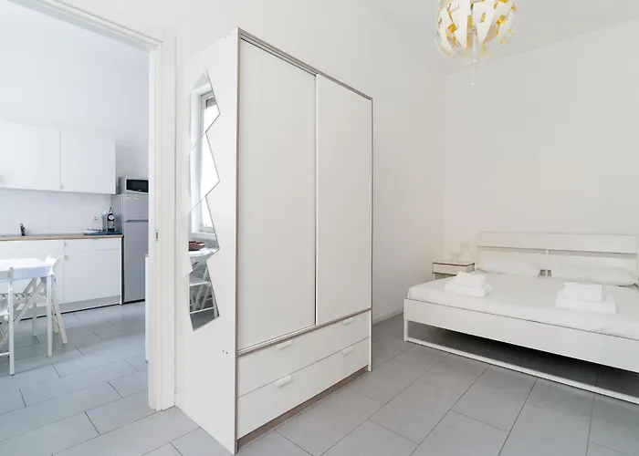 Guesthost - Bright Isola - Apartamento *
