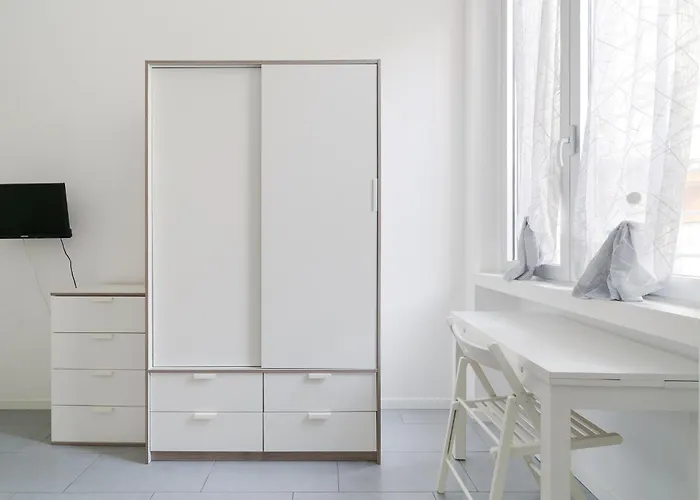 Apartamento Guesthost - Bright Isola - Milán