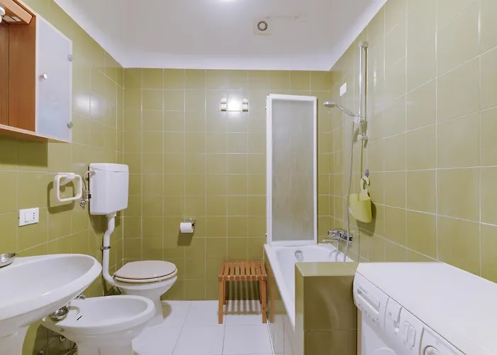 Guesthost - M2 Agostino Romantic ミラノ