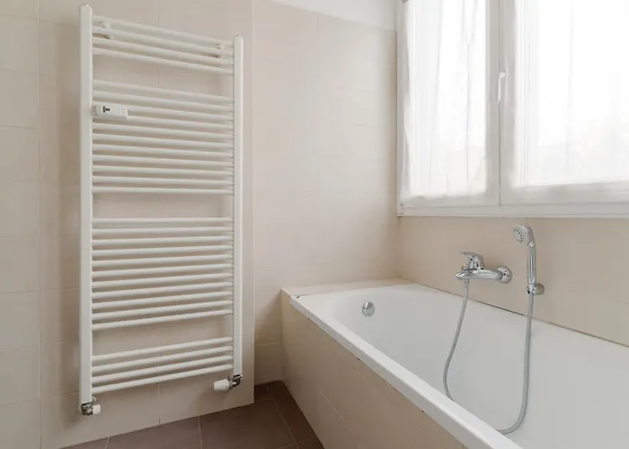 Guesthost - Bright With Parking 公寓 米兰