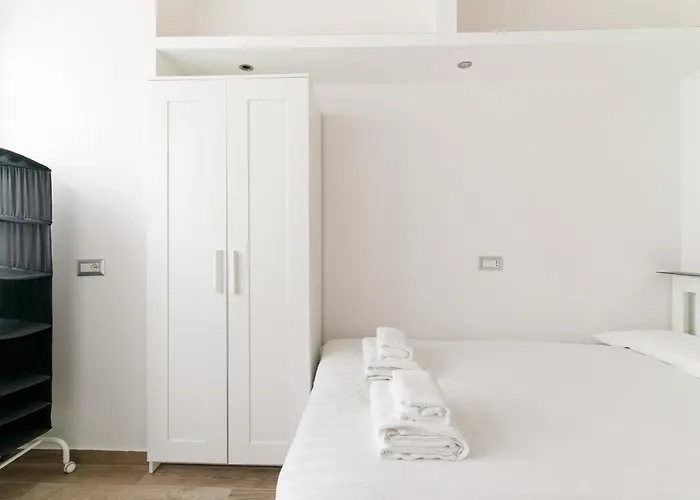 Guesthost - Bright With Parking * 米兰