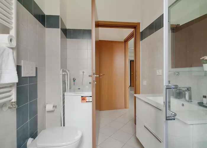 Guesthost - Bright With Garden Διαμέρισμα Μιλάνο