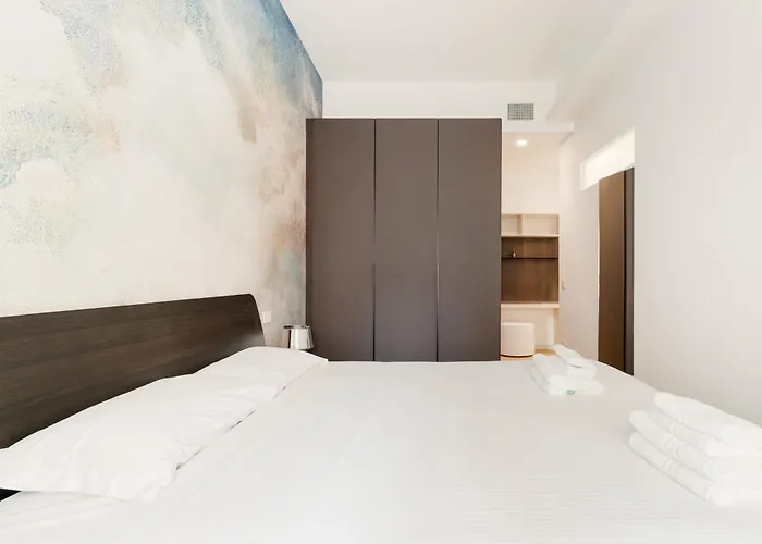 Guesthost - Stazione Sleek