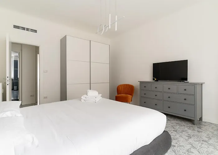 Guesthost - Spacious Navigli Milán