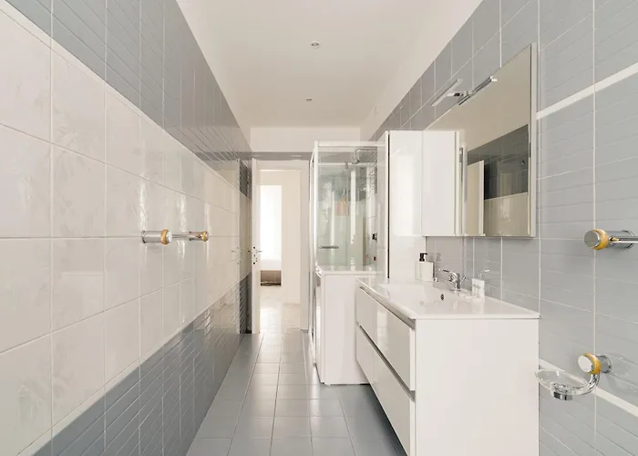 Guesthost - Spacious Navigli *