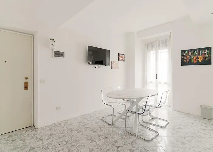 Guesthost - Spacious Navigli Milán