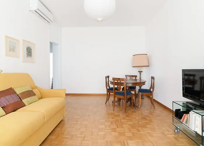 Guesthost - M4 California Bright *