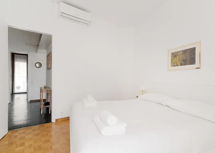 Guesthost - M4 California Bright