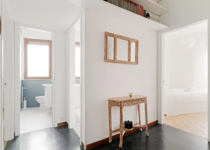 Guesthost - M4 California Bright