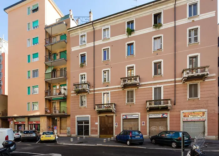 Guesthost - Mm Tolstoj - *