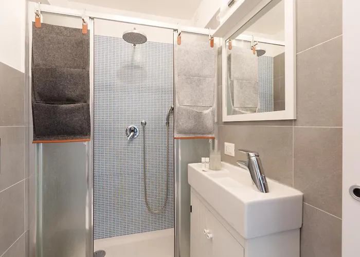 Guesthost - Mm Tolstoj - דירה מילאנו