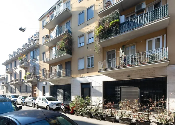 Guesthost - Navigli Modern With Balcony Apartment Milan