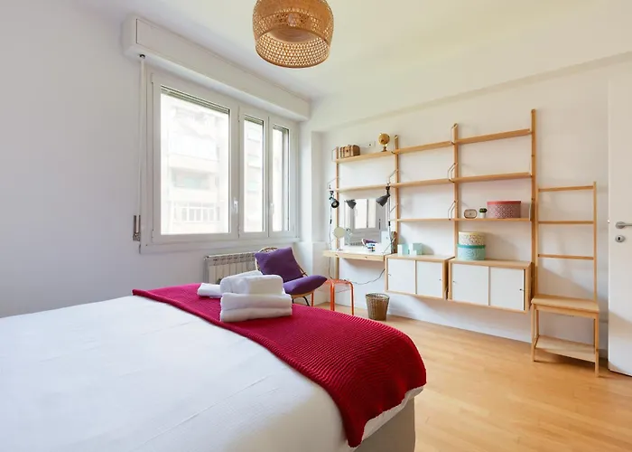 Guesthost - Bright And Modern