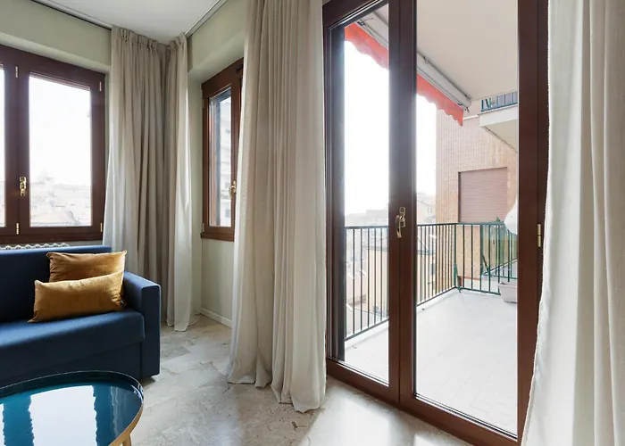 Guesthost - Naba Elegant & Spacious With 3 Balconies 밀라노
