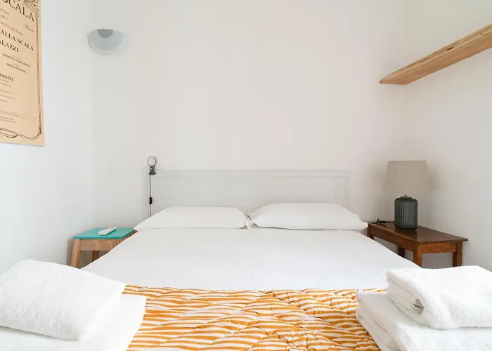 Guesthost - Cosy Comfy Milano- Sempione & Gerusalemme Daire Milano