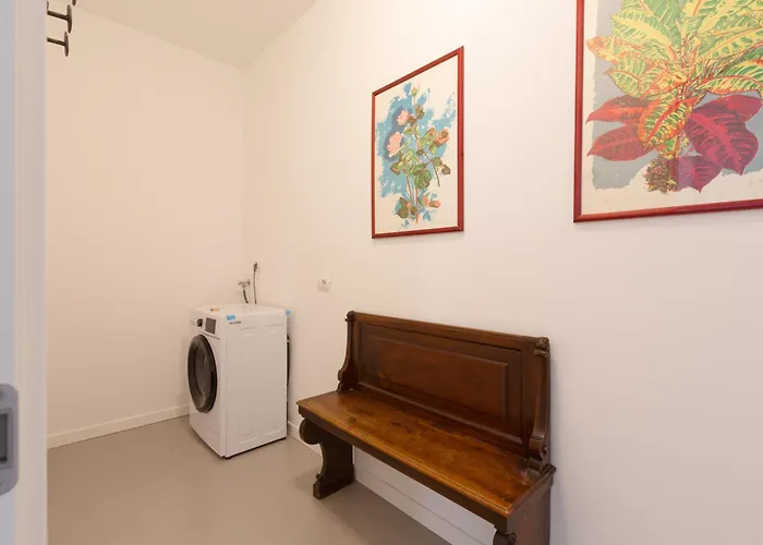 Guesthost - Milano-affori Balcony * Milano