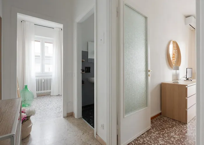 Daire Guesthost - San Siro Modern With Balcony *