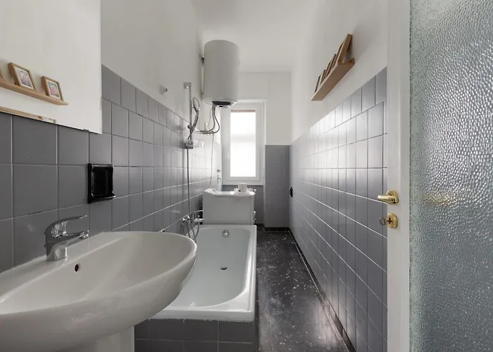 Guesthost - San Siro Modern With Balcony Milano